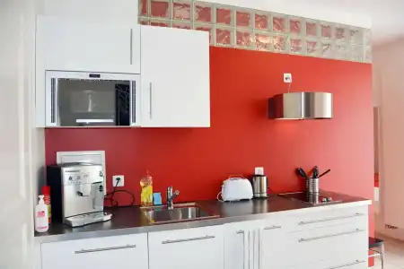 Unique Serviced Living at Airport Line - 19