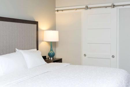 Hampton Inn Milwaukee-Northwest - 2