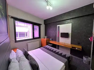 Black Art Otel - 34