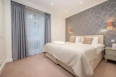 Manson Place - 126