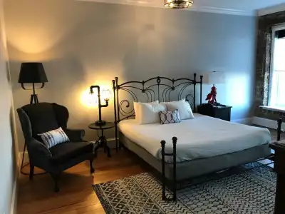 River Street Inn - 3