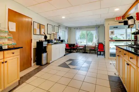 Quality Inn & Suites Lincoln I-93 - 24