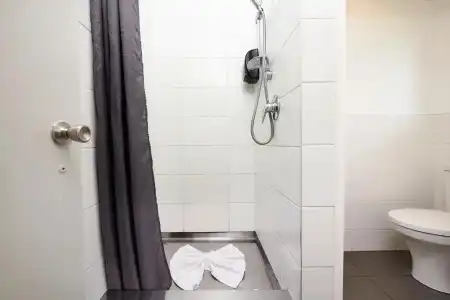 Cobblestone Court Motel – Wenzel Motels - 112