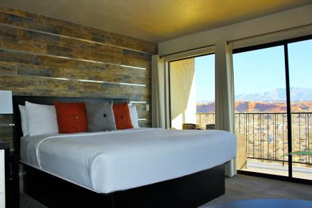Inn on the Cliff - 3