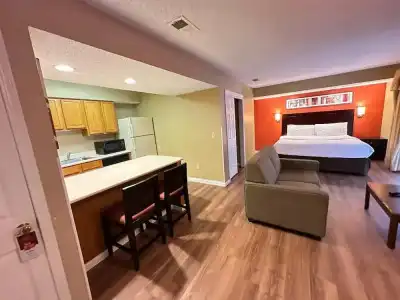 Hawthorn Extended Stay by Wyndham Wichita - 76