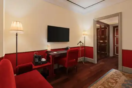 Maxwell Reserve Singapore, Autograph Collection - 81