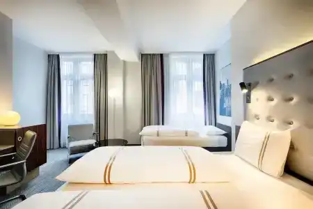 Premier Inn Köln City Mediapark - 52