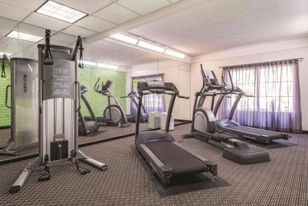 La Quinta Inn & Suites by Wyndham Univ Area Chapel Hill - 16