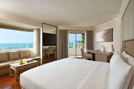 Avani Pattaya Resort - 12