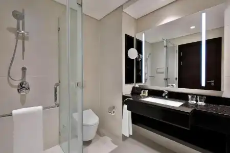 DoubleTree by Hilton Doha - Al Sadd - 35