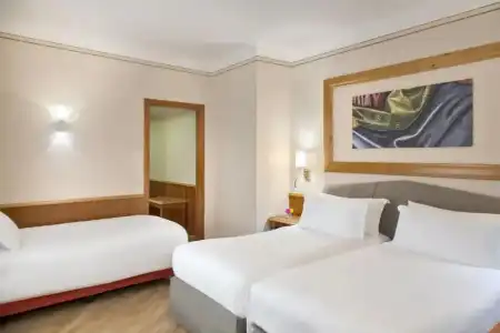 Renaissance Naples Mediterraneo - 79