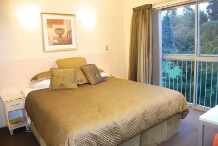 166 Majestic Court Motel - 1