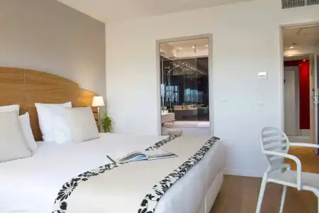 C Suites - 35