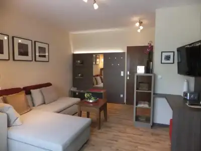 ApartChristine - 3