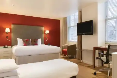 DoubleTree by Hilton London West End - 31