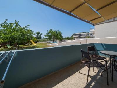 Paradise Resort - 280