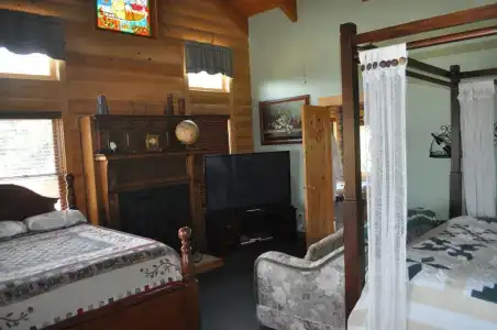 Elkwood Manor Bed & Breakfast - 3