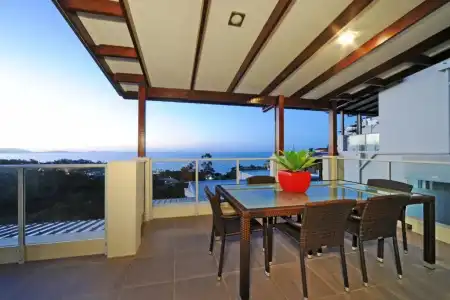 Whitsunday Reflections Apartments - 1