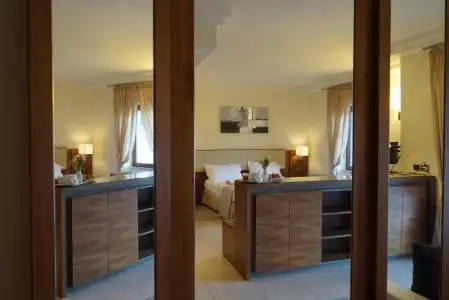 Suites & Residence Napoli - 84