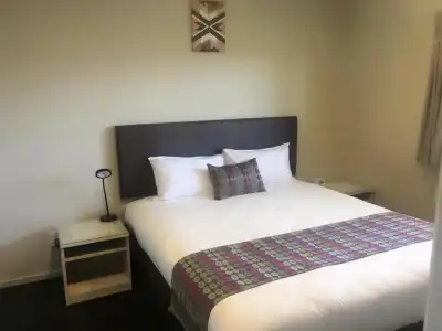 Ellerslie Palms Motel - 59