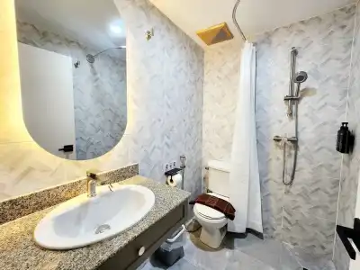SEATEL Phuket Patong Beach - 11