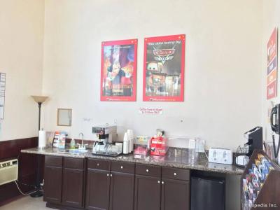 Anaheim Discovery Inn and Suites - 16