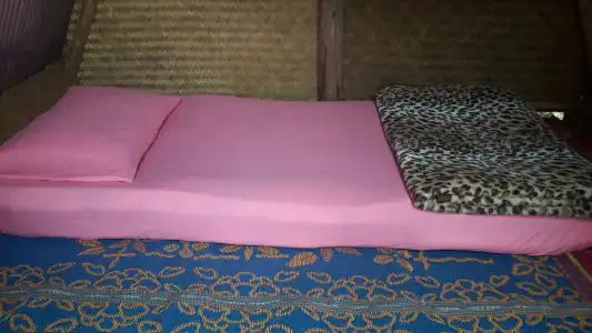 KK Hut - 0