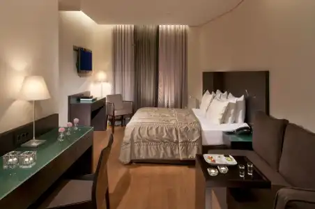 O&B Athens Boutique - 106