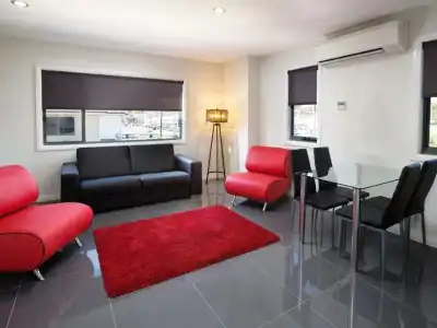 Cardiff Executive Apartments - 21
