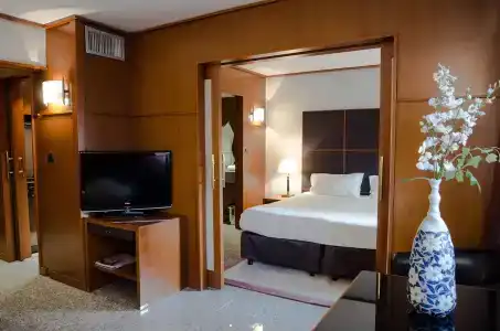 Goldstar Apartments & Suites - 6