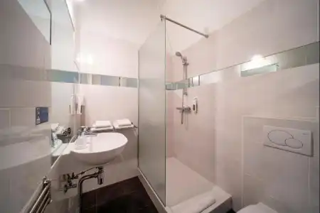 FLOATS by H2OTEL - 25