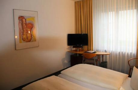 Check Inn Merseburg - 36