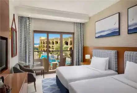 DoubleTree by Hilton - 27