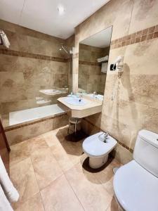 Carlos V Malaga - 14