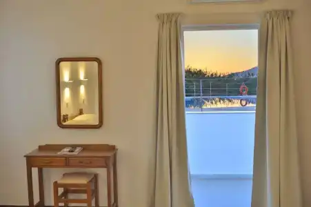 Reina Apartments - 5