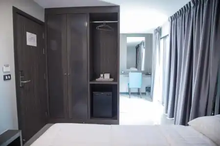 Hallton Bangkok - 28