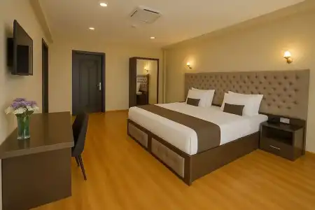 Residence Plaza - 75