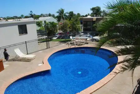 Airlie Beach Apartments - 10