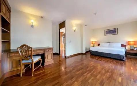 Bandara Silom Suites - 202