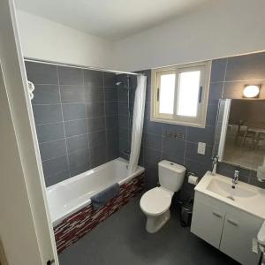 Vrachia Beach & Suites - Adults Only - 325