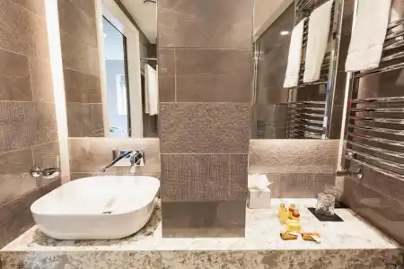 Clarendon Suites - 28