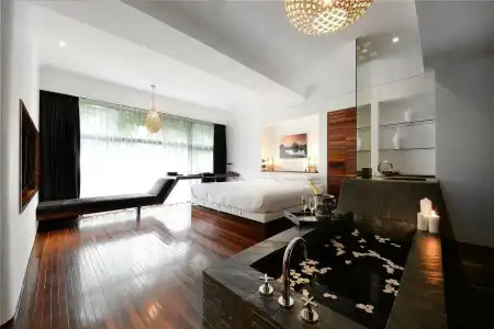 URBN Boutique Shanghai - 6
