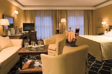 Ramada by Wyndham Naples - 35