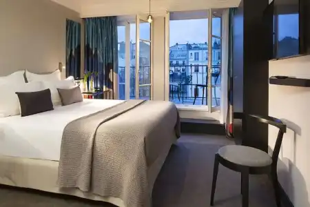 Hôtel Les Matins de Paris & Spa - 82