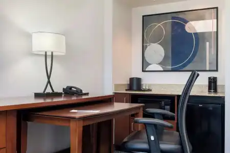 Courtyard by Marriott Phoenix Airport - 41