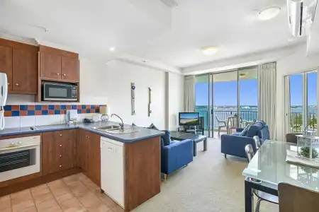 Crystal Bay on the Broadwater - 324