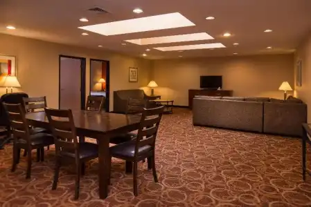 Best Western Ambassador Inn & Suites - 174