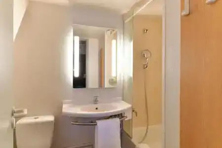B&B Clermont-Ferrand Le Brézet Aéroport - 34