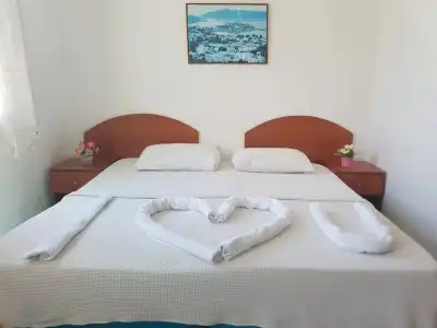Dort Mevsim Pansiyon - 1