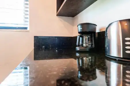 Lincoln Arms Suites - 54